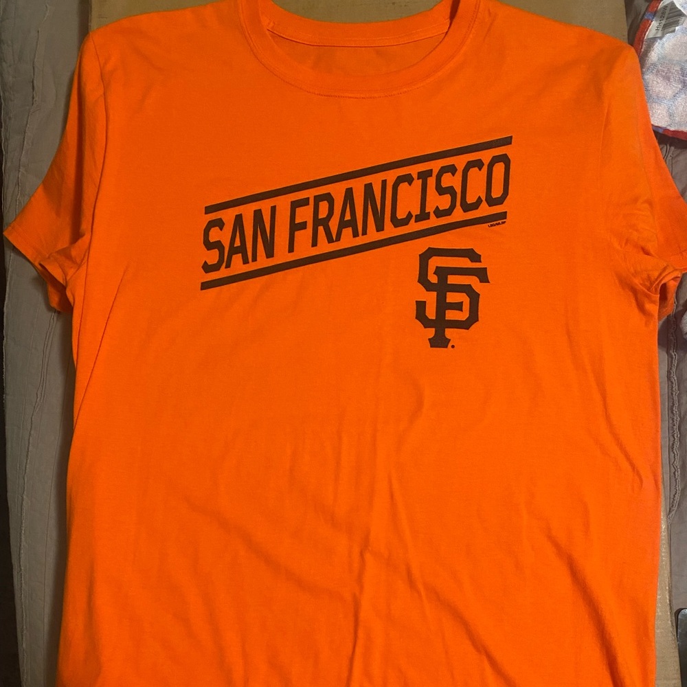 MLB San Francisco Giants Large T Shirt